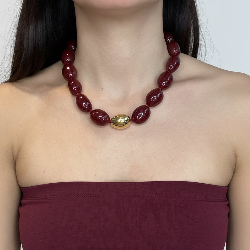 Collar resina bordo con dorado
