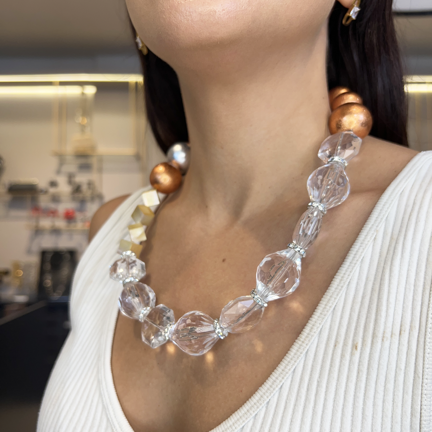 Collar rose transparente y nacar