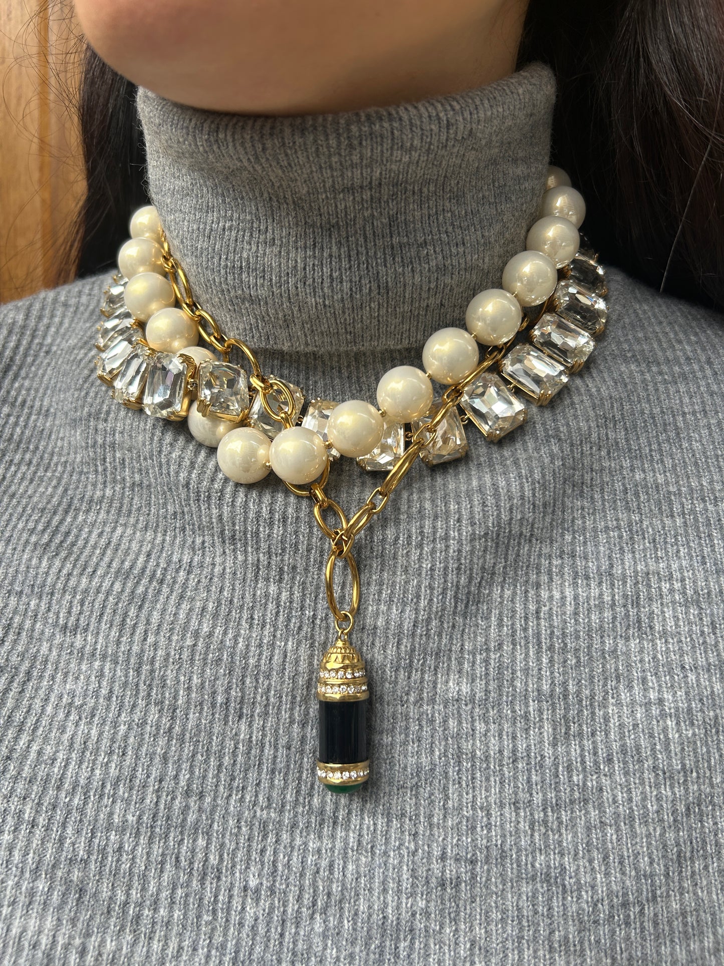 Collar perlas con dorado