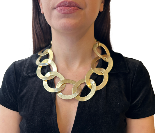 collar dordo de metal

