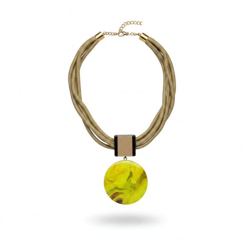 Collar cordon y aplique