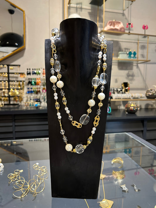 Collar perlas y trabas