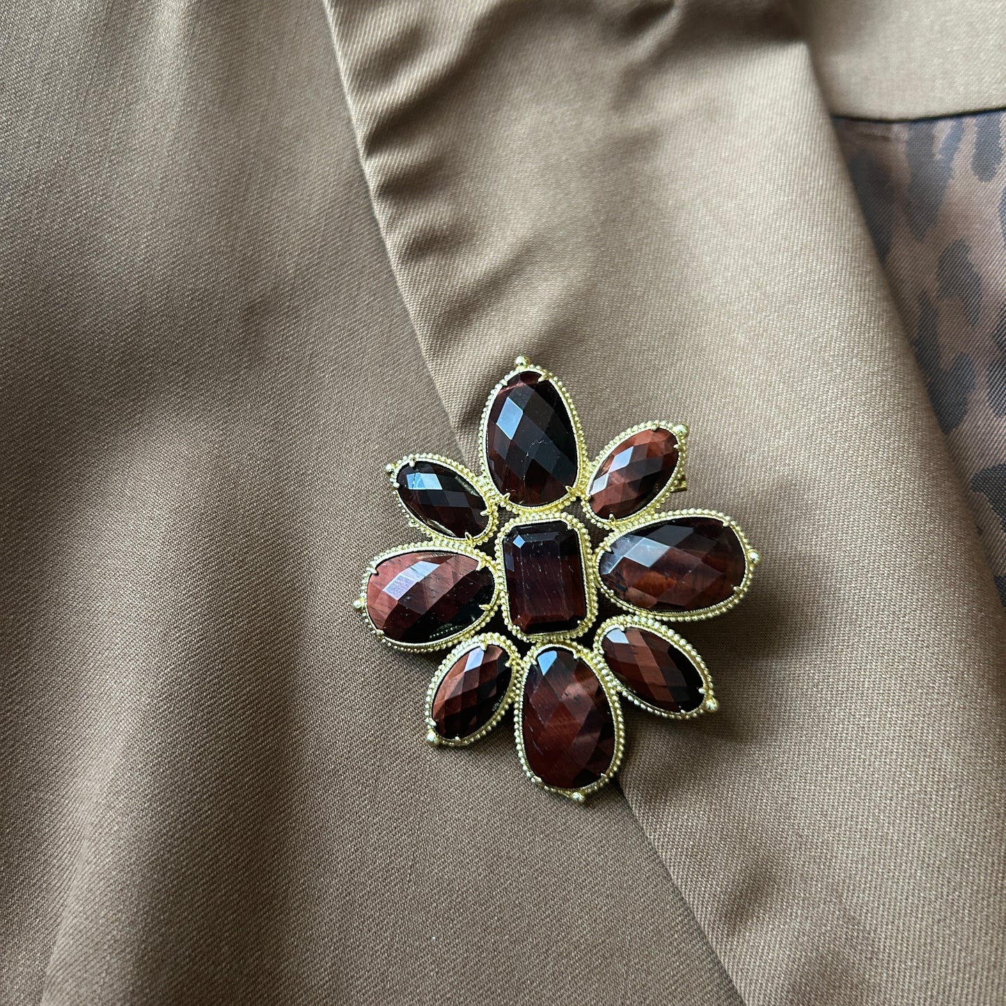 Broche piedra ojo de toro