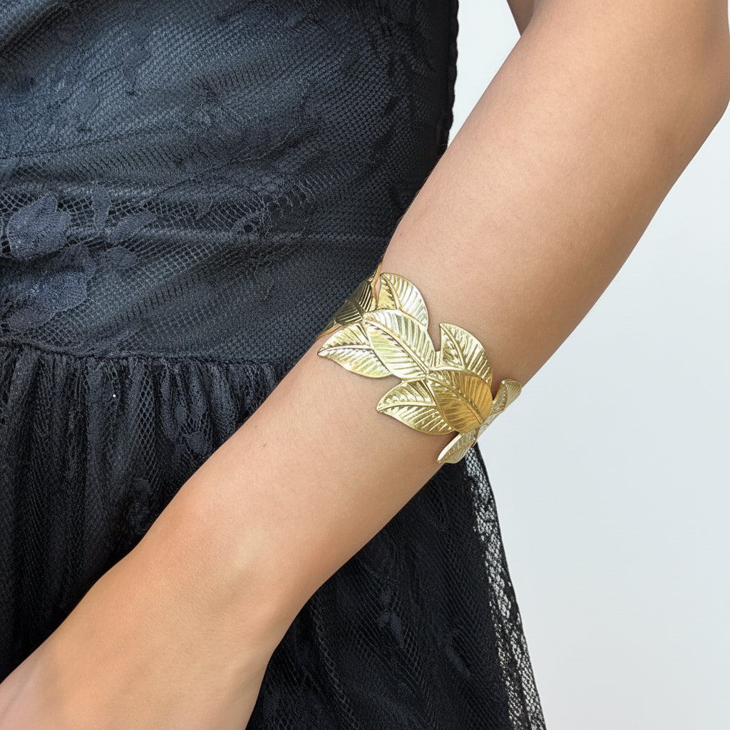 Pulsera  hojas dorada