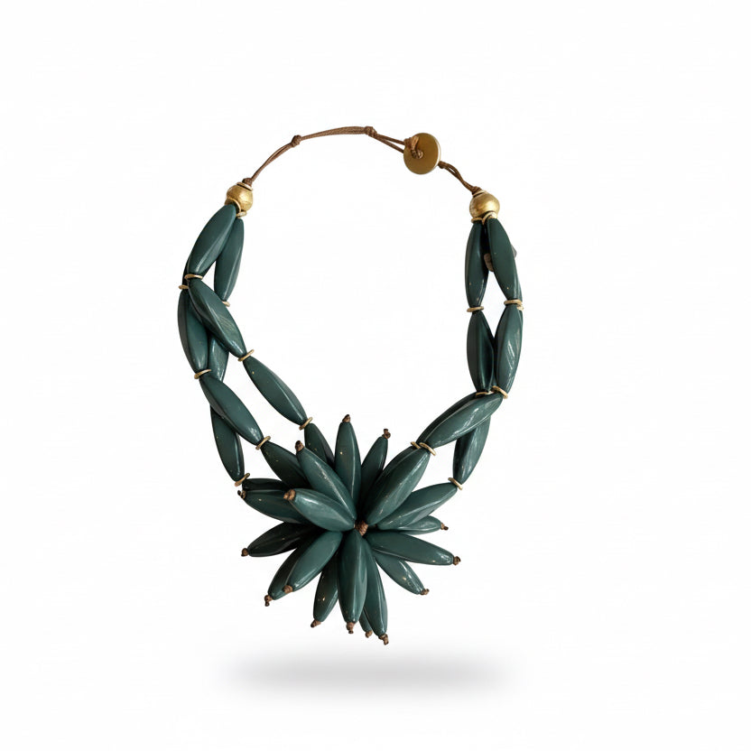 collar corto con flor verde 
