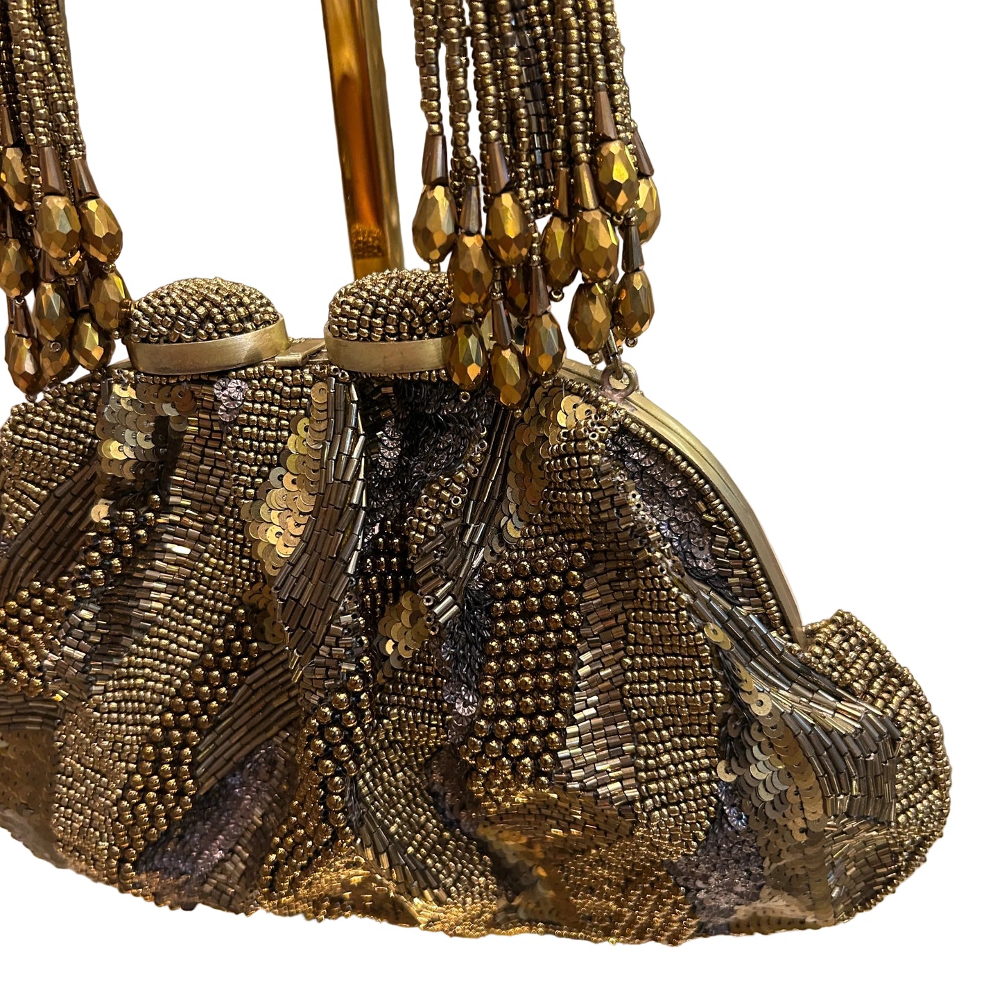 Bolso bordado en tonos dorados