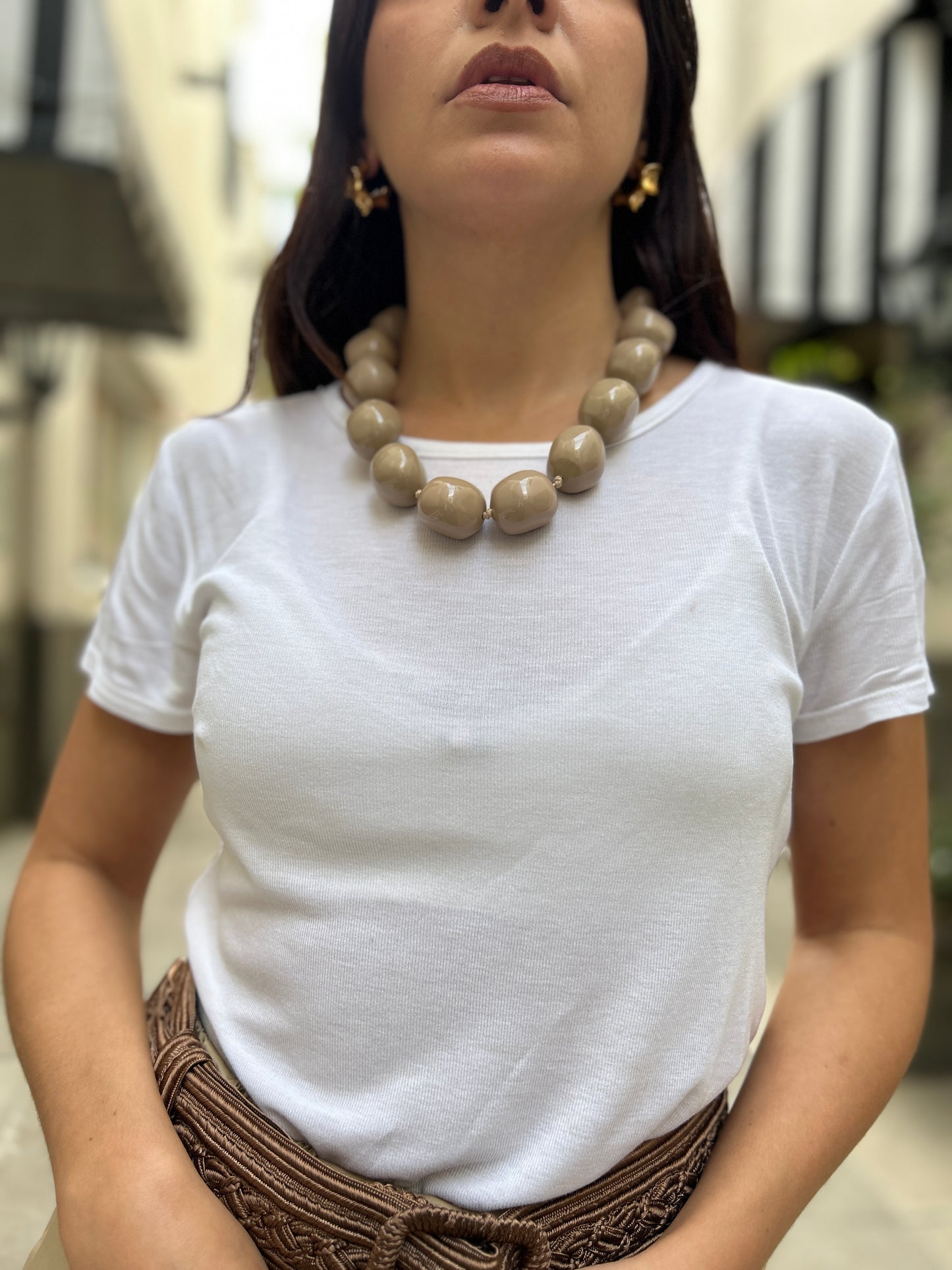 Collar esferas de resina corto