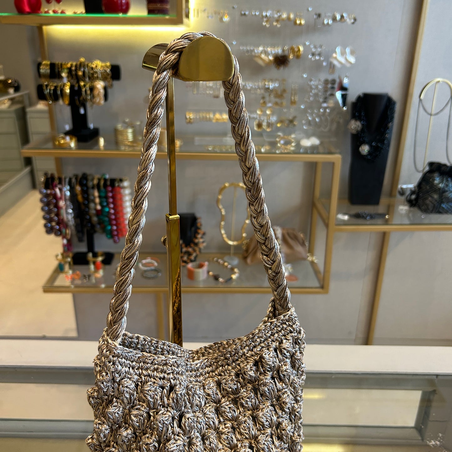 Bolso tejido dorado, plateado  y bronce
