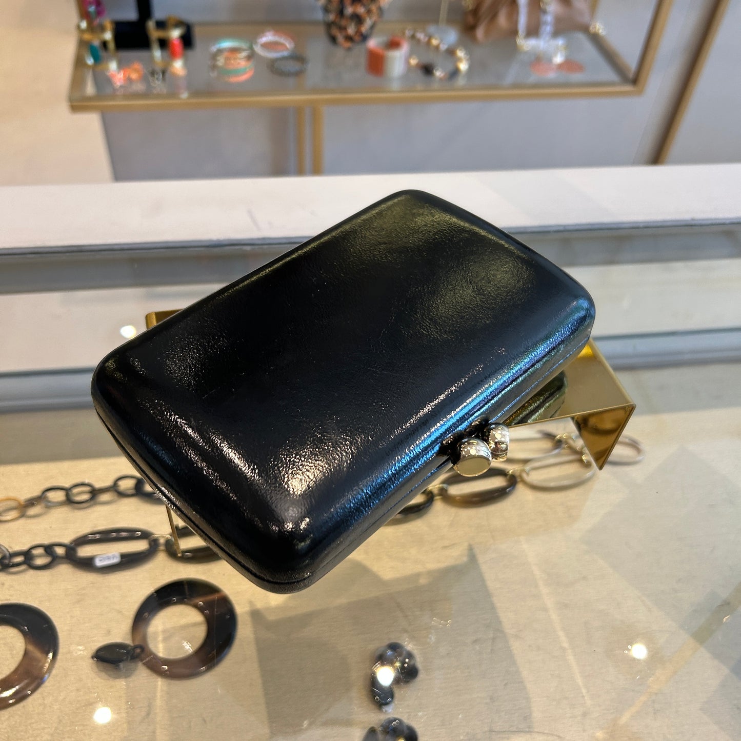 Clutch negro  brillante