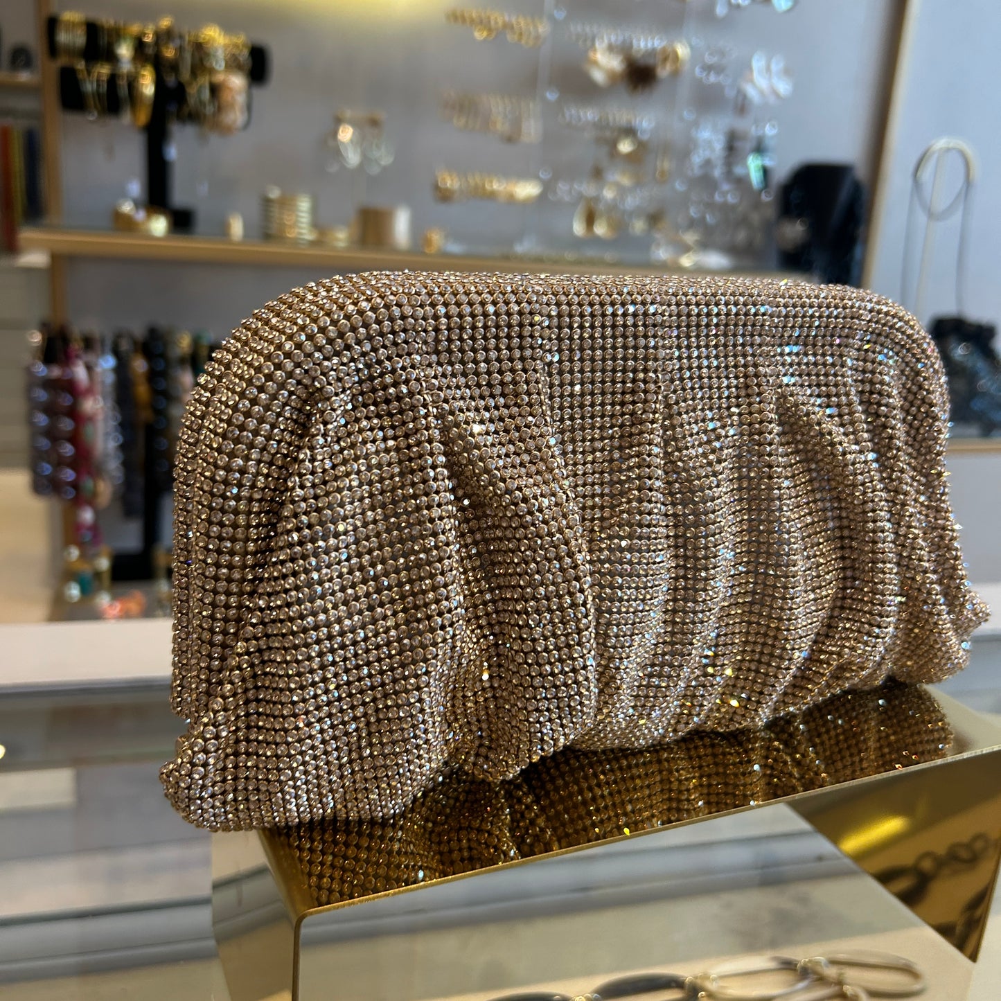 Bolso malla de strass  dorado