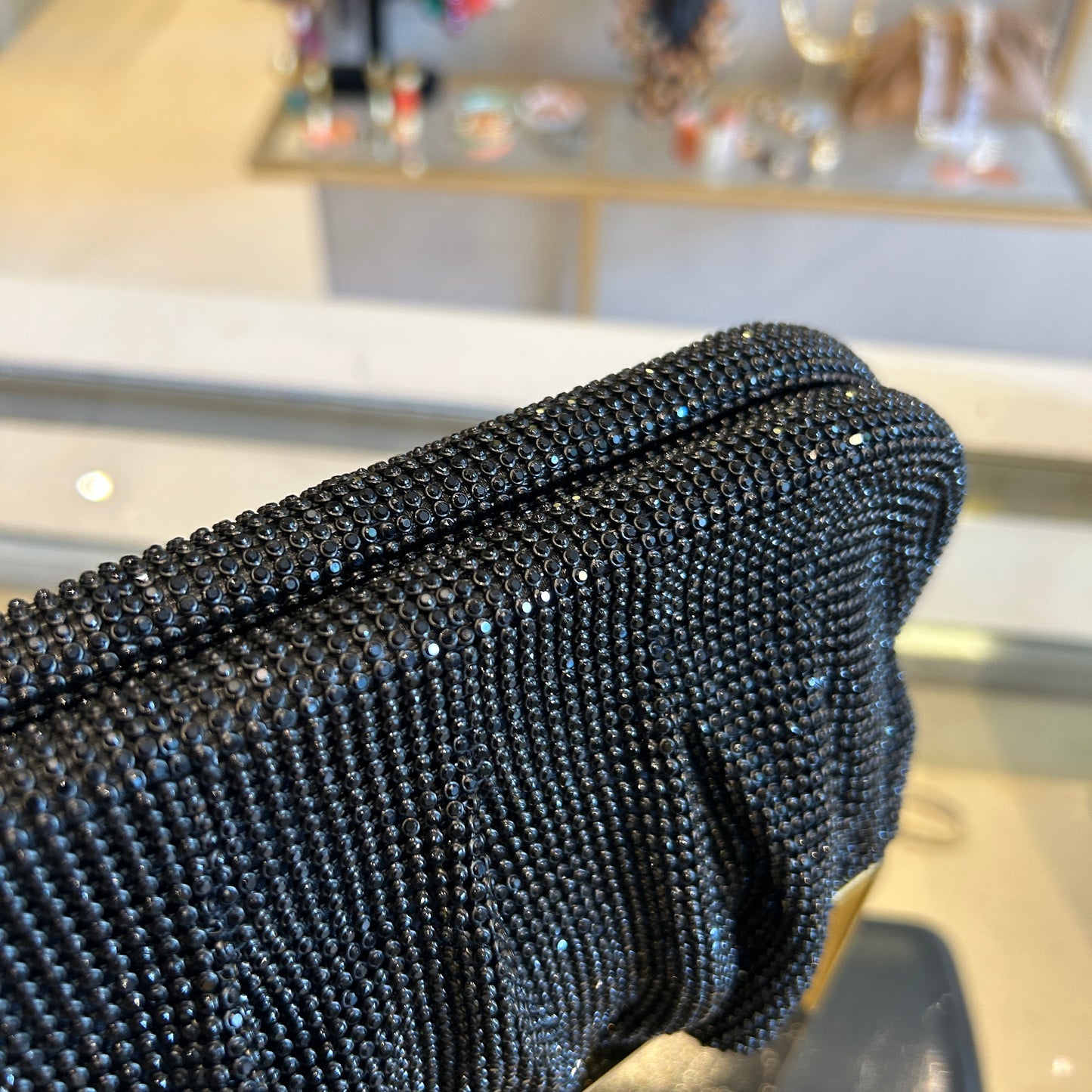 Bolso malla de strass negro