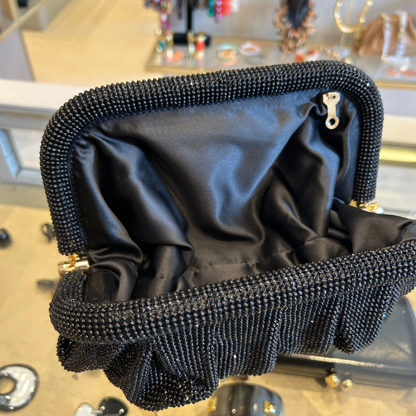 Bolso malla de strass negro