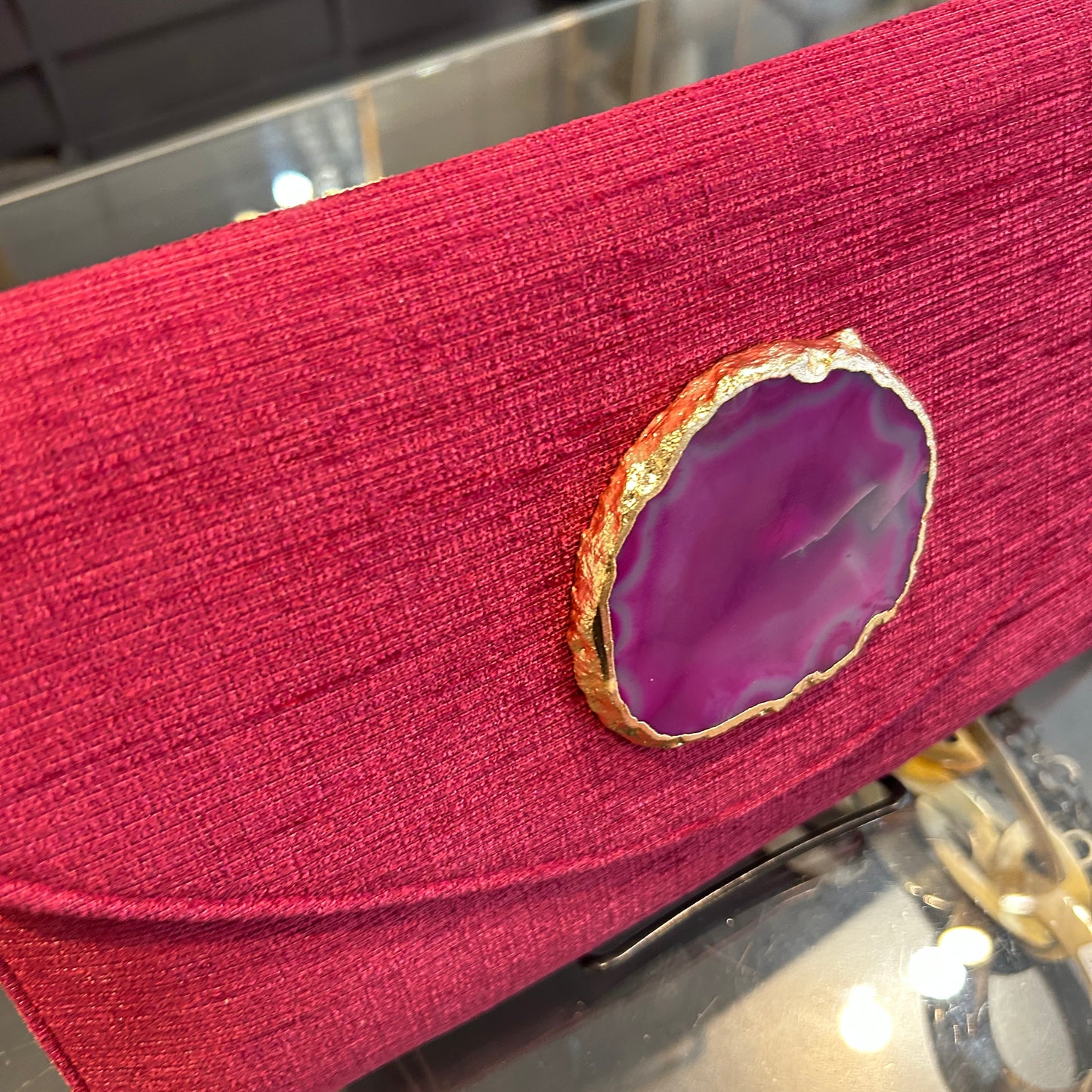 Sobre fucsia con ágata