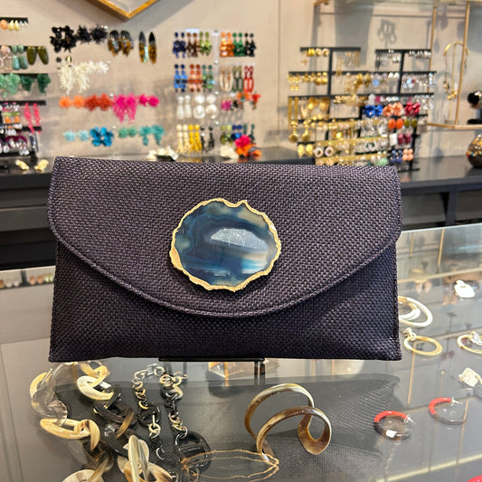 Sobre azul marino  con ágata