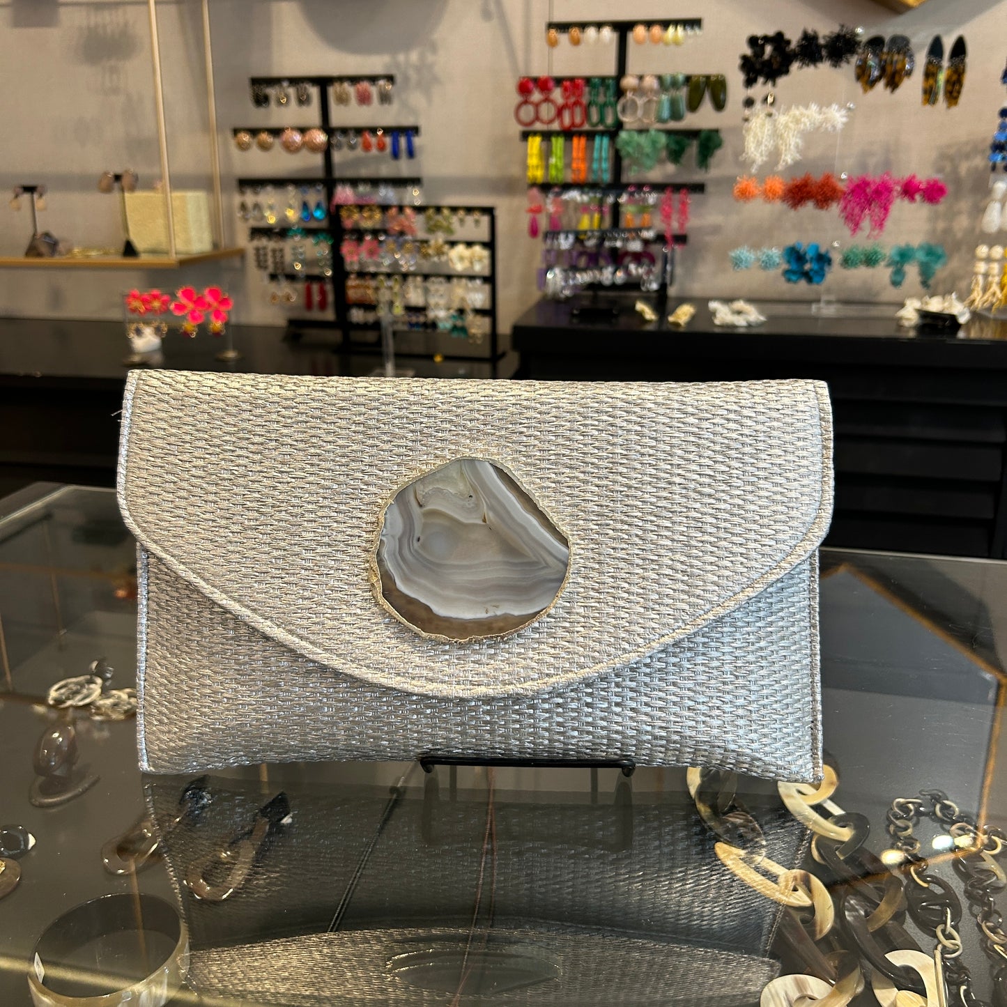 sobre rafia plateado 