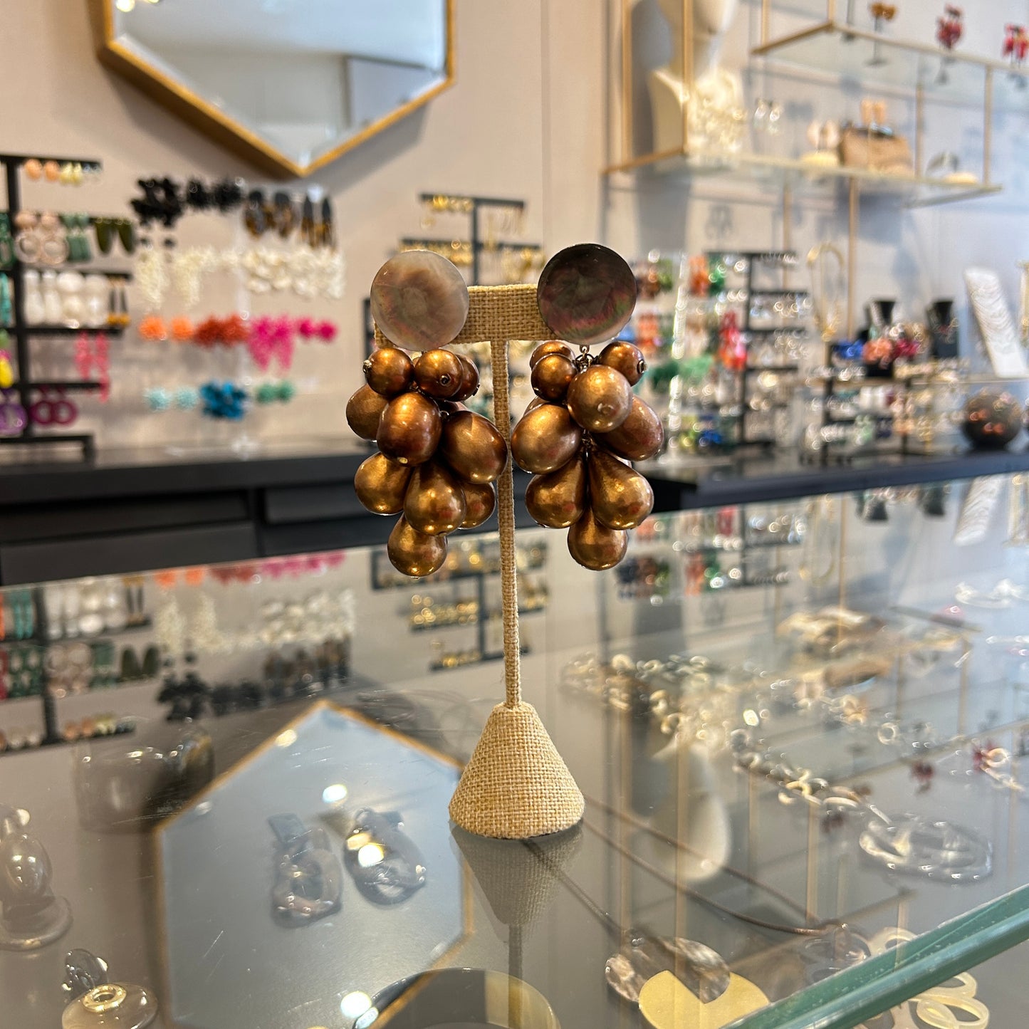 Aros perlas bronce con nacar