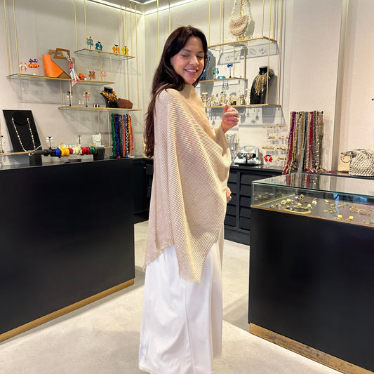 Poncho lurex plisado