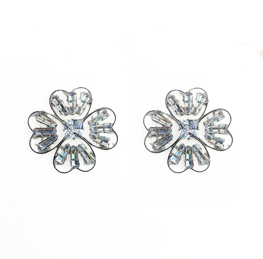 aros plateados de flores 
