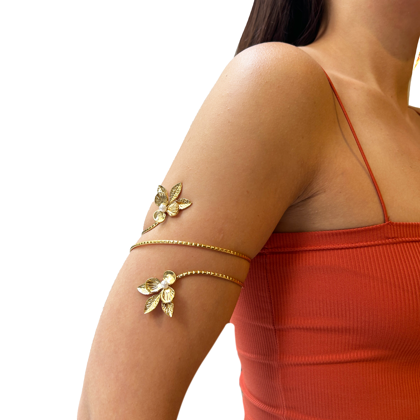 Brazalete con hojas y perlas