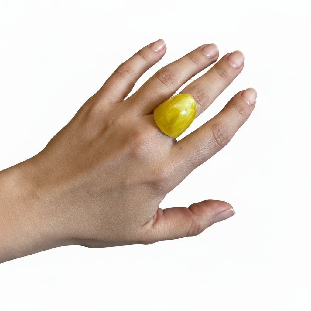 Anillo de resina con volumen