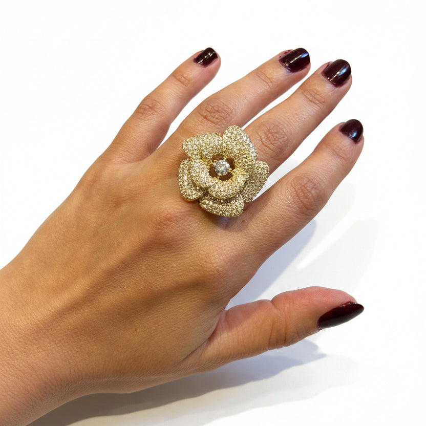 Anillo flor de zirconia