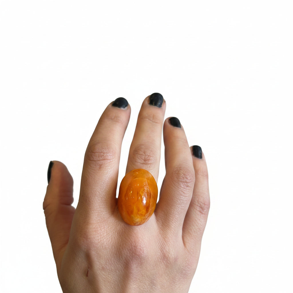 Anillo de resina con volumen