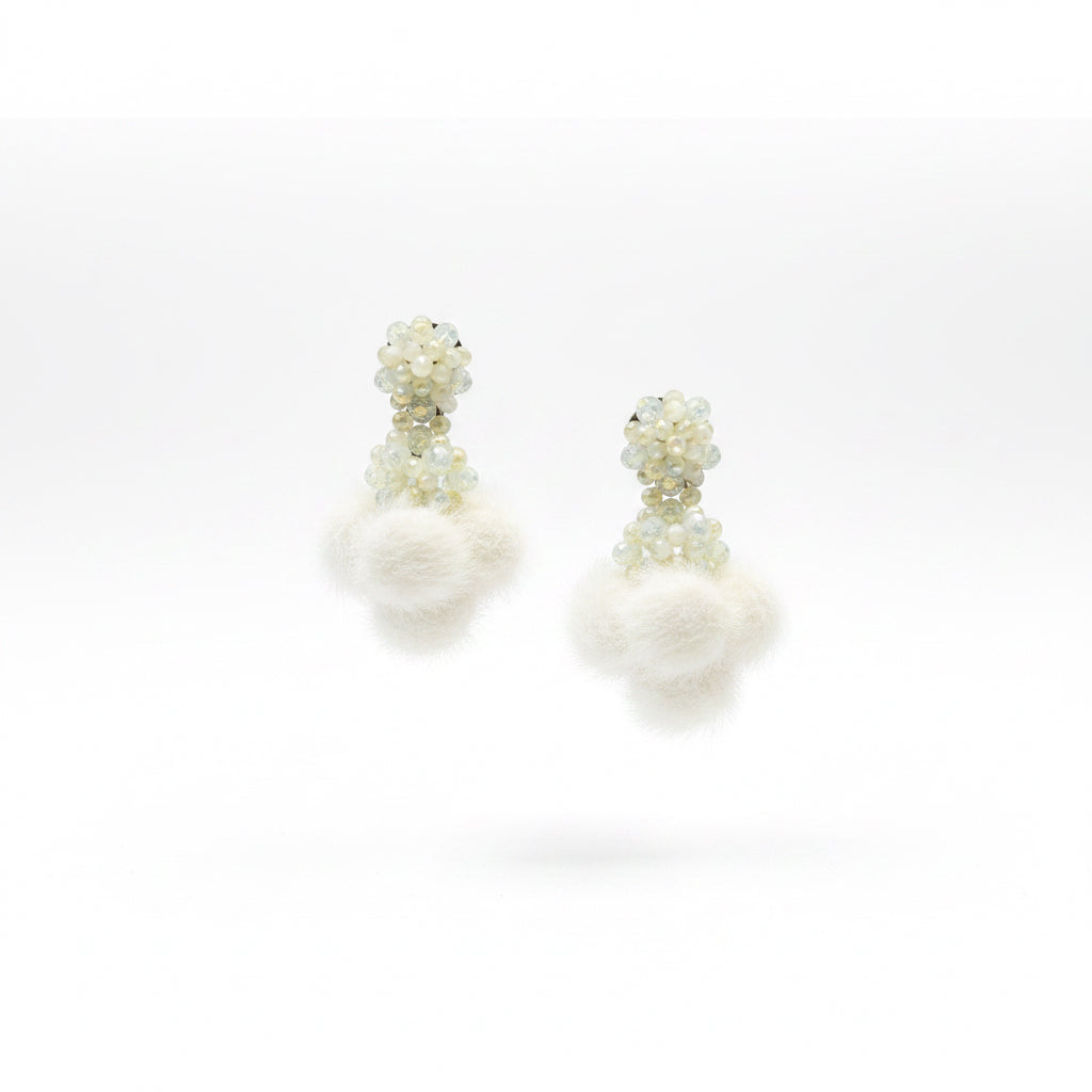 Aros blancos con fleco