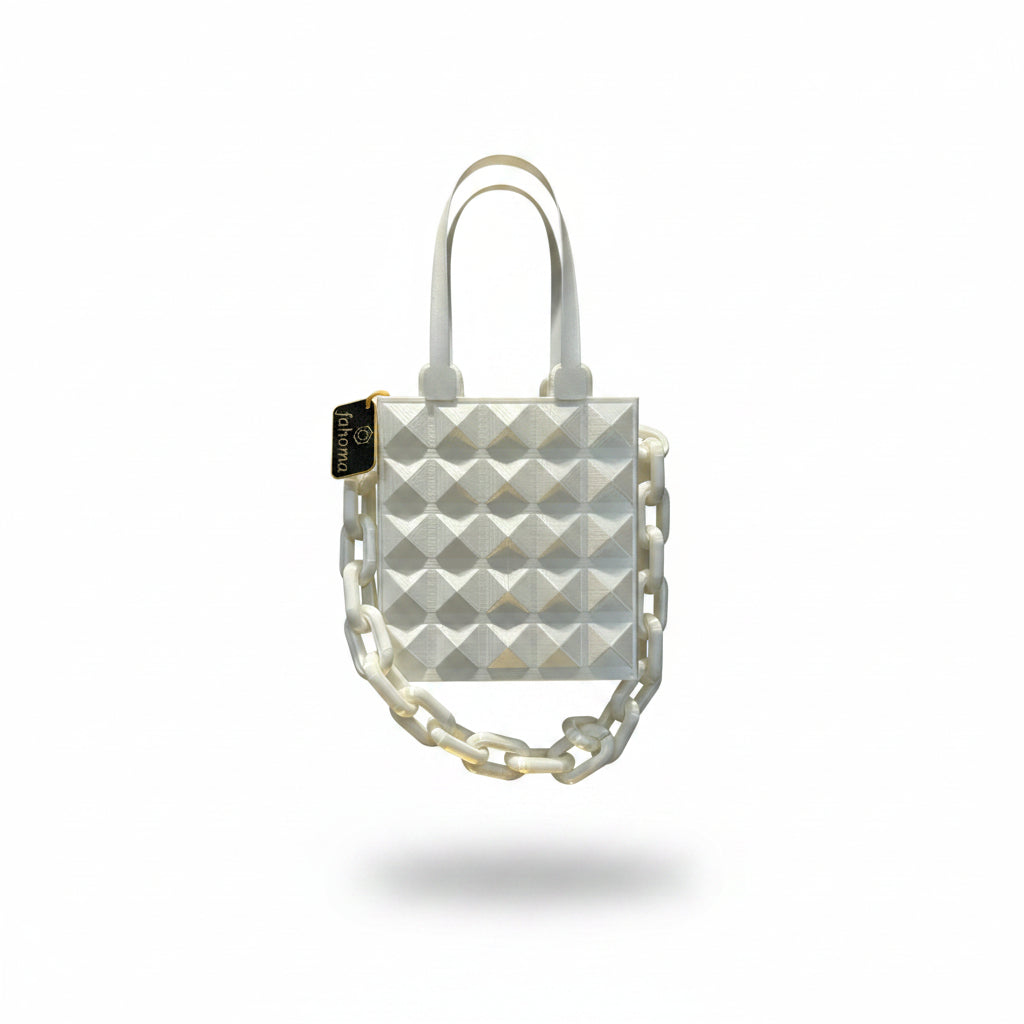 Bolso blanco tachas