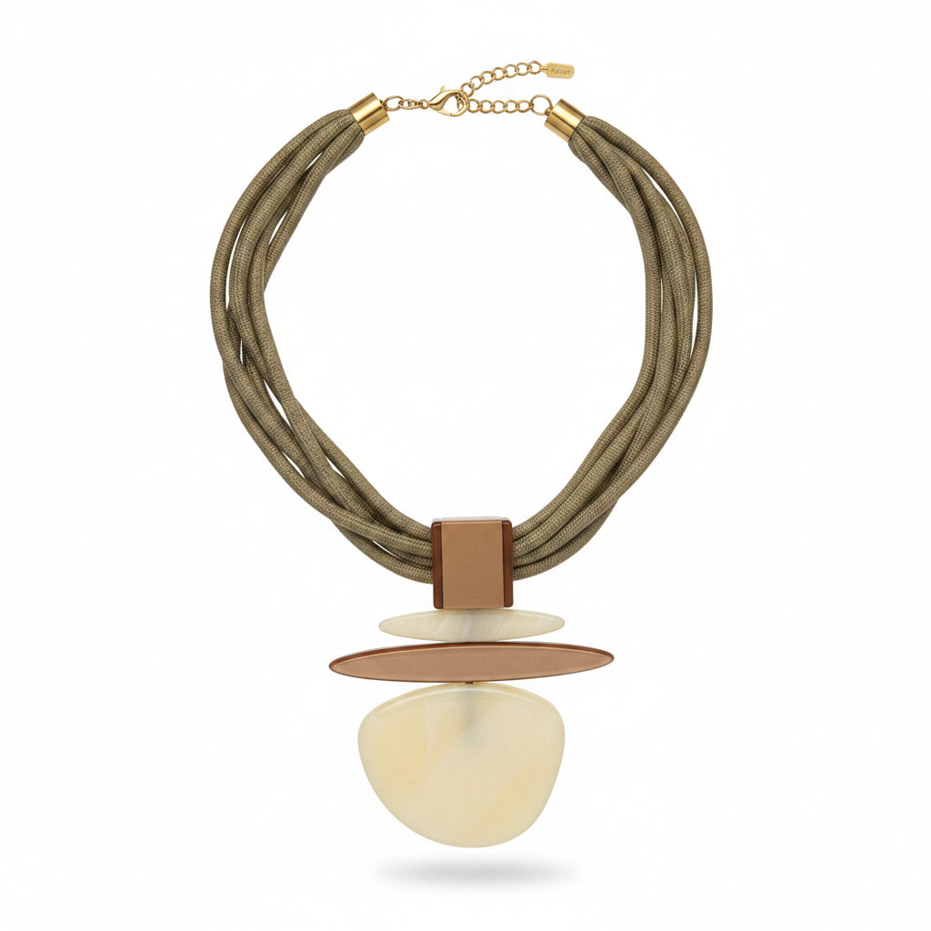 Collar resina aplique geométrico