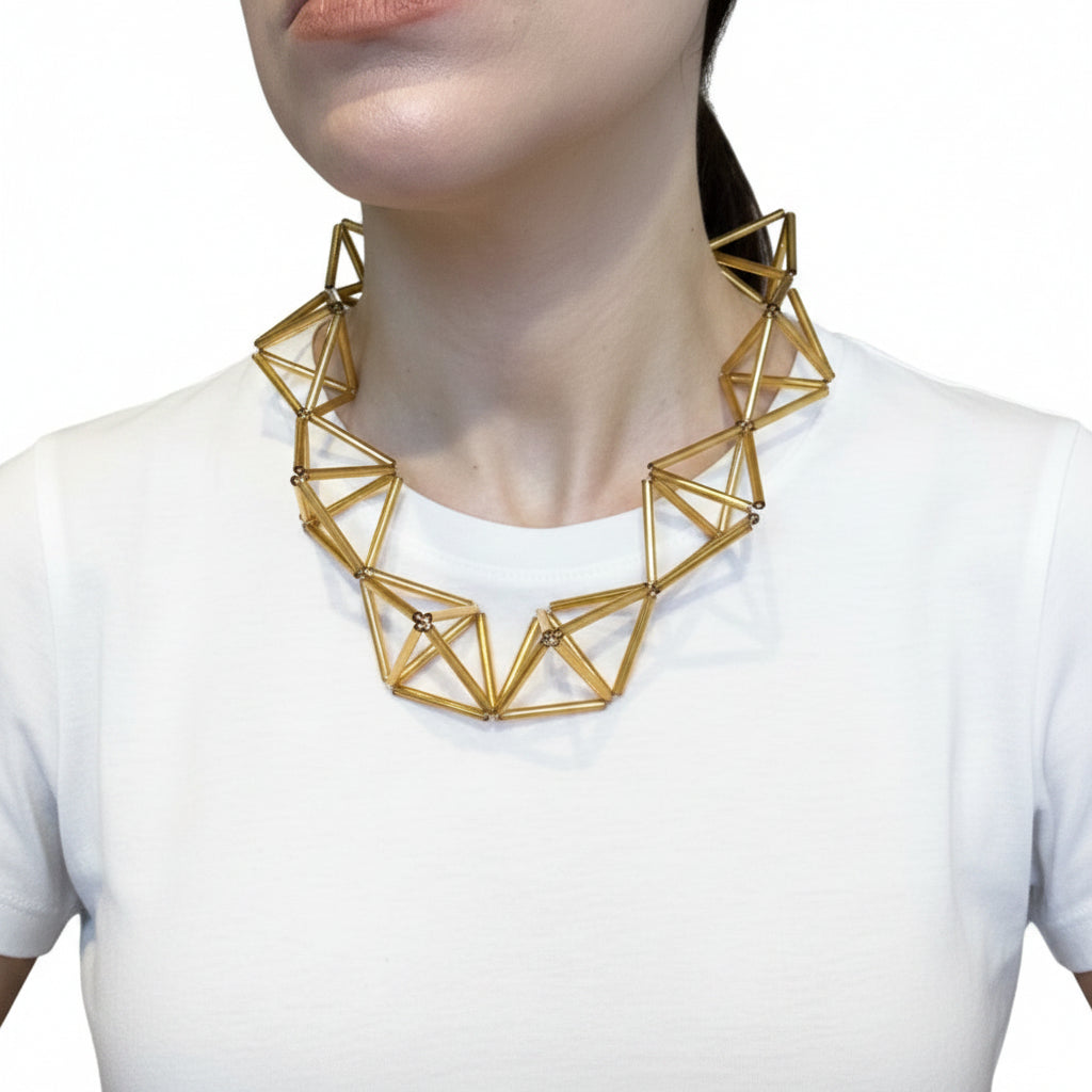 Collar rombos con volumen