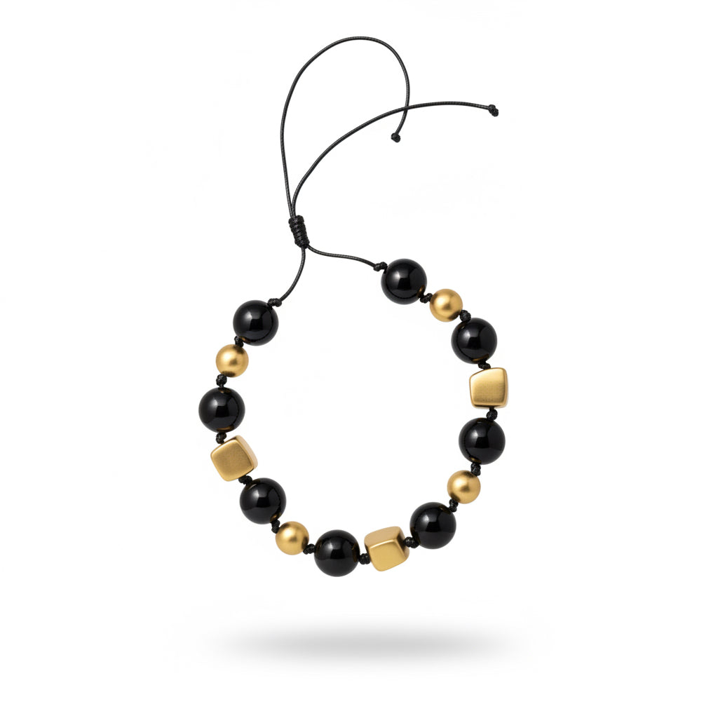 collar dorado y negro 