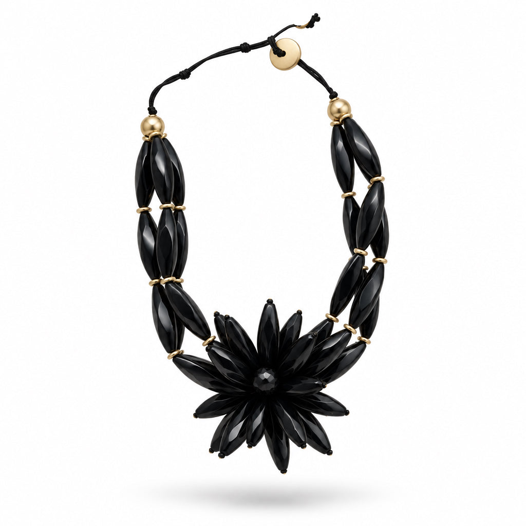 Collar aplique flor negro