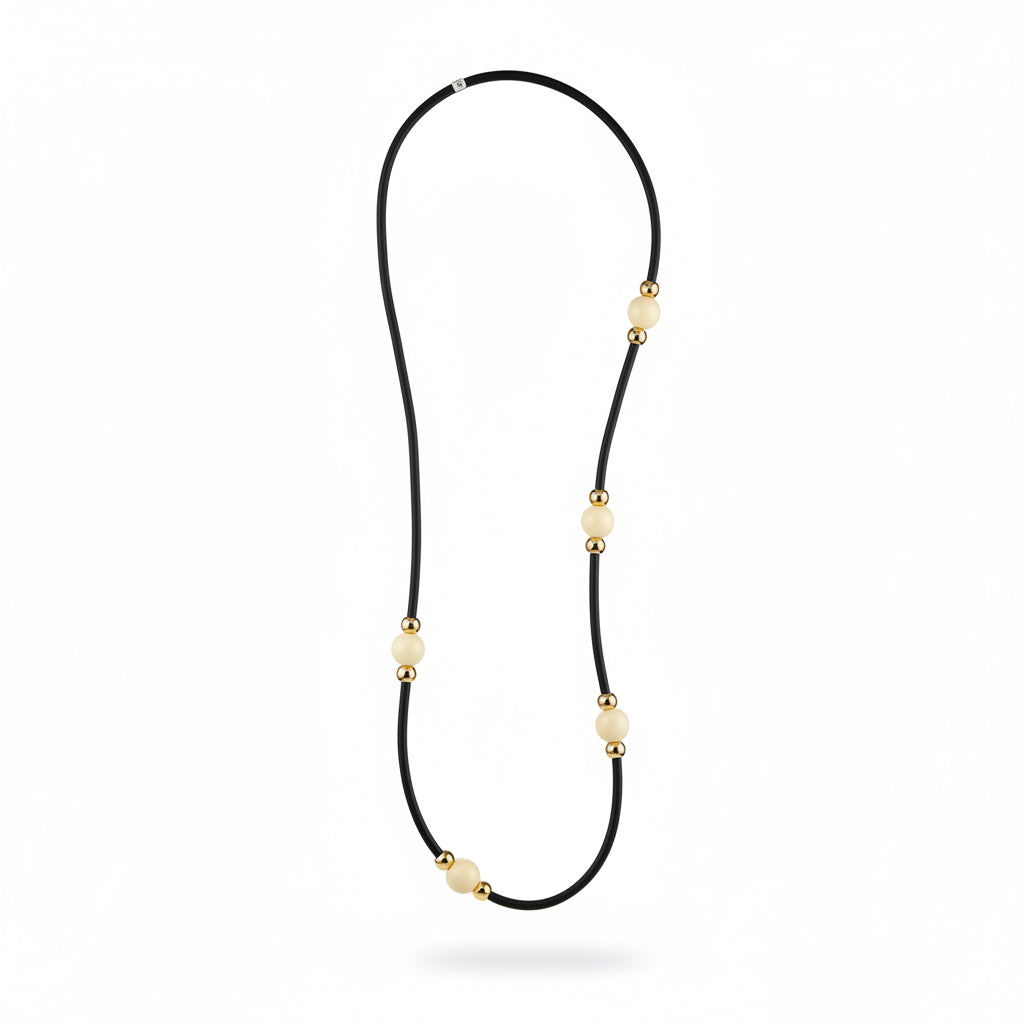 collar negro y beige 