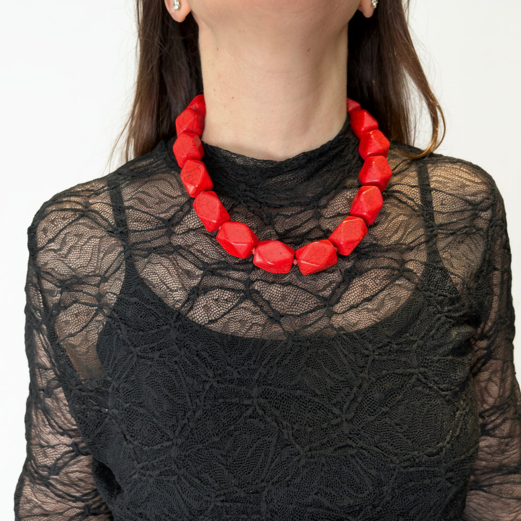 Collar coral rojo