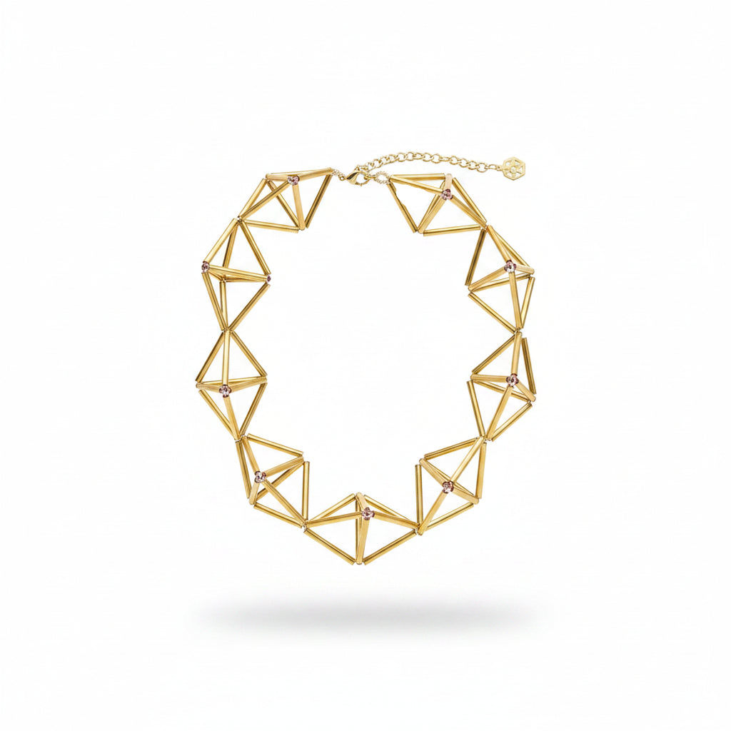 Collar rombos con volumen