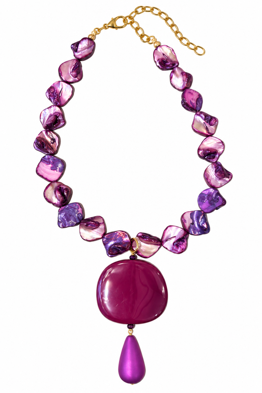 Collar violeta nacar y resina