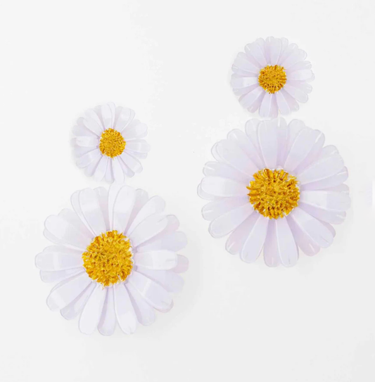 aros en forma de margaritas hechos en resina