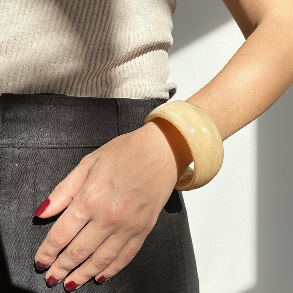 Pulsera de resina marmolada ancha