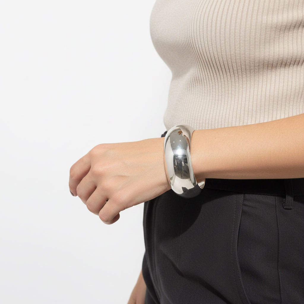 Pulsera plateada ancha